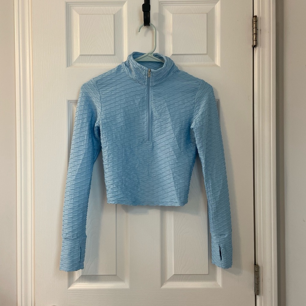 Buffbunny cropped half zip size small